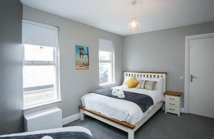 Amazing 3 Bedroom Home, Prime Bt1 Postcode And City Centre Location Belfast Dış mekan fotoğraf