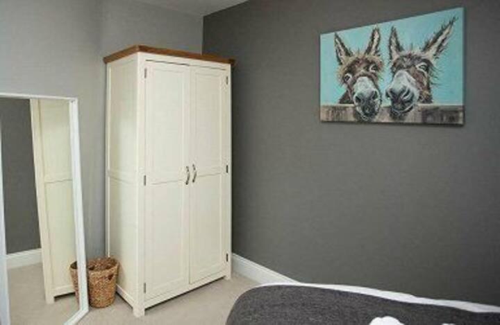 Amazing 3 Bedroom Home, Prime Bt1 Postcode And City Centre Location Belfast Dış mekan fotoğraf
